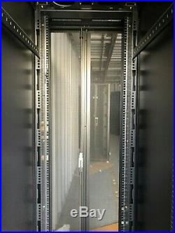 APC AR2100 42U Data Center Standard Rack NetShelter VX Server Cabinet Enclosure