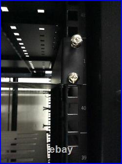APC AR3100 NetShelter SX 42U Server Rack Enclosure with Sides Network Cabinet