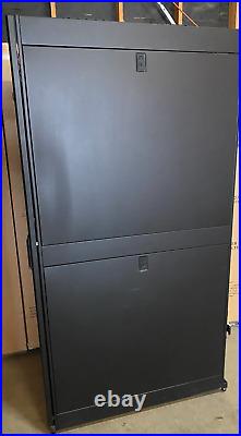 APC AR3100 Schneider NetshelterSX 42U Server Rack Enclosure Cabinet 600mmx1070mm