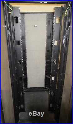 APC AR3150 Netshelter SX Deep 42U 750mm W x 1070mm Server Rack Cabinet Enclosure