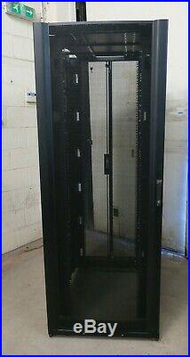 APC AR3150 Netshelter SX Deep 42U 750mm x 1070mm Server Rack Cabinet Enclosure