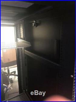 APC NetShelter AR3104 SX Cabinet 24U Server Rack Enclosure +Keys 600mm X 1070mm