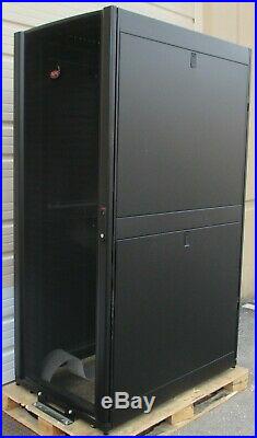 APC NetShelter SX Enclosure Server Cabinets 24U Rack, Features Easy Installation