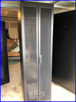 APC NetShelter Server Rack Cabinet 42U Enclosure Sides Doors Locks AR2800BLK