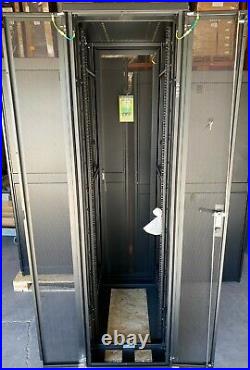 APC NetshelterSV 48u 19 AR2407 Server Cabinet Rack Enclosure 600mm x 1060mm NEW