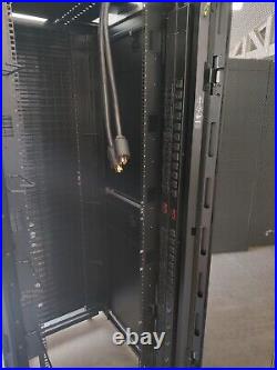 Apc Ar3150 Netshelter Enclosure 42u 750mm X 1070mm Server Rack Data Cabinet