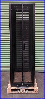 Dell EMC APC NetShelter SX 42U Rack Server Cabinet Enclosure AR3100X717