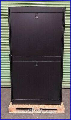 Dell EMC APC NetShelter SX 42U Rack Server Cabinet Enclosure AR3100X717
