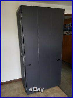 Dell PS38S PowerEdge Server Rack 19 42U Cabinet/Enclosure