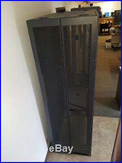 Dell PS38S PowerEdge Server Rack 19 42U Cabinet/Enclosure