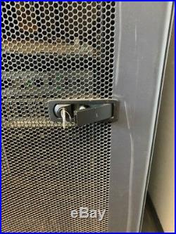 Dell PS38S PowerEdge Server Rack 19 42U Cabinet/Enclosure Computer key included