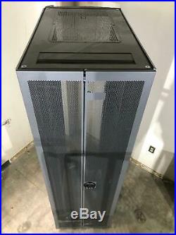 HP 10642 G2 383573-001 42U 19 Server Rack Enclosure Cabinet with Doors & Wheels