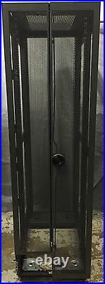 HP 10642 G2 42U Server Rack Cabinet Enclosure With Front & Back Doors 383573-001